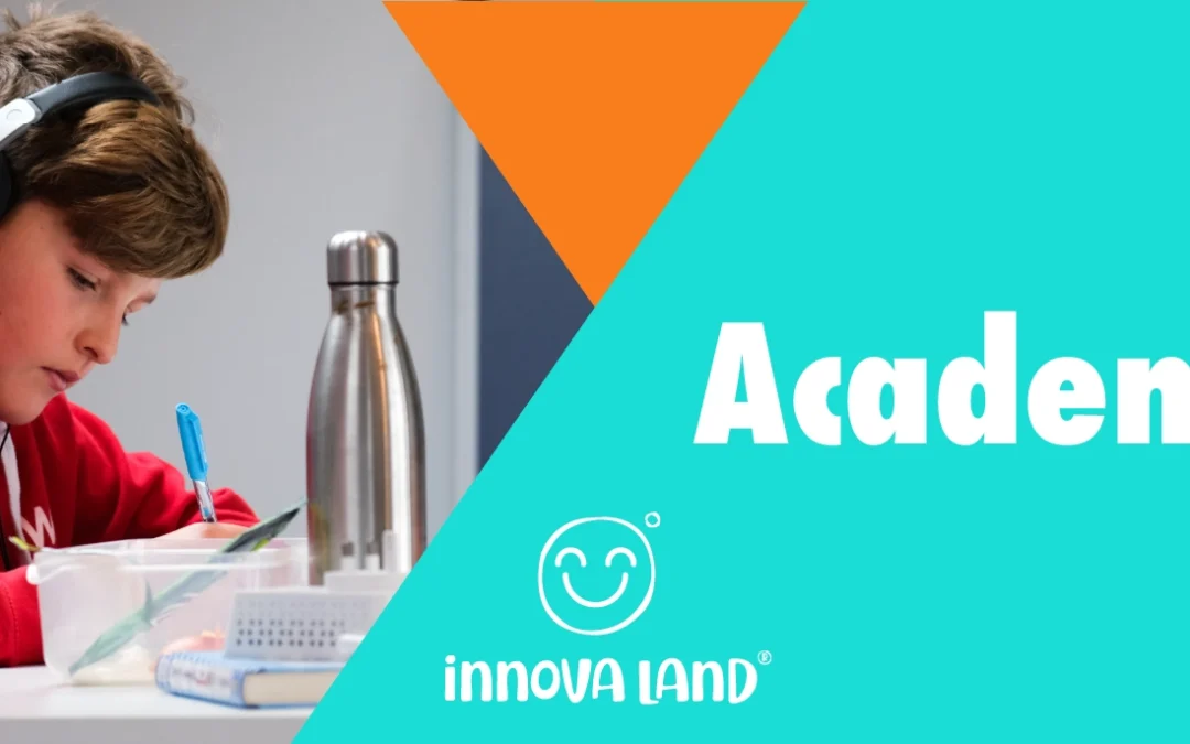 Imagen corporativa de niño estudiando en Innova Land